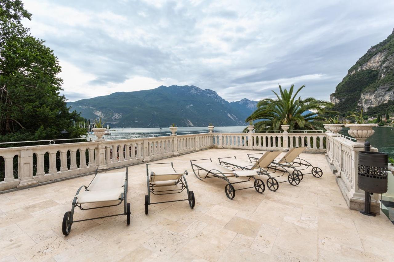 Bellavista Lakefront Hotel & Apartments Riva del Garda Ngoại thất bức ảnh